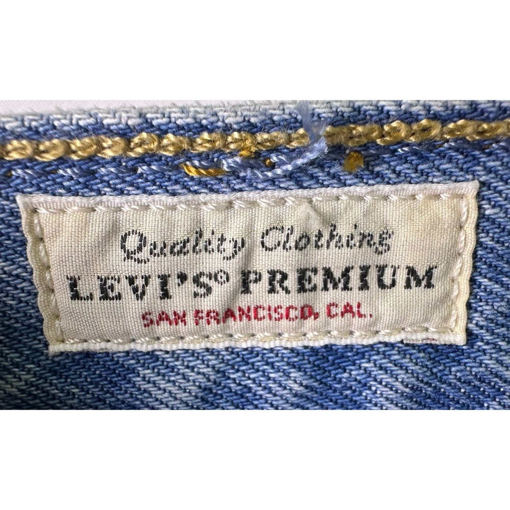 NWT Levi's Premium 501 Shorts Sz 34 Distressed Light Wash High Rise Denim Cutoff - Picture 9 of 16